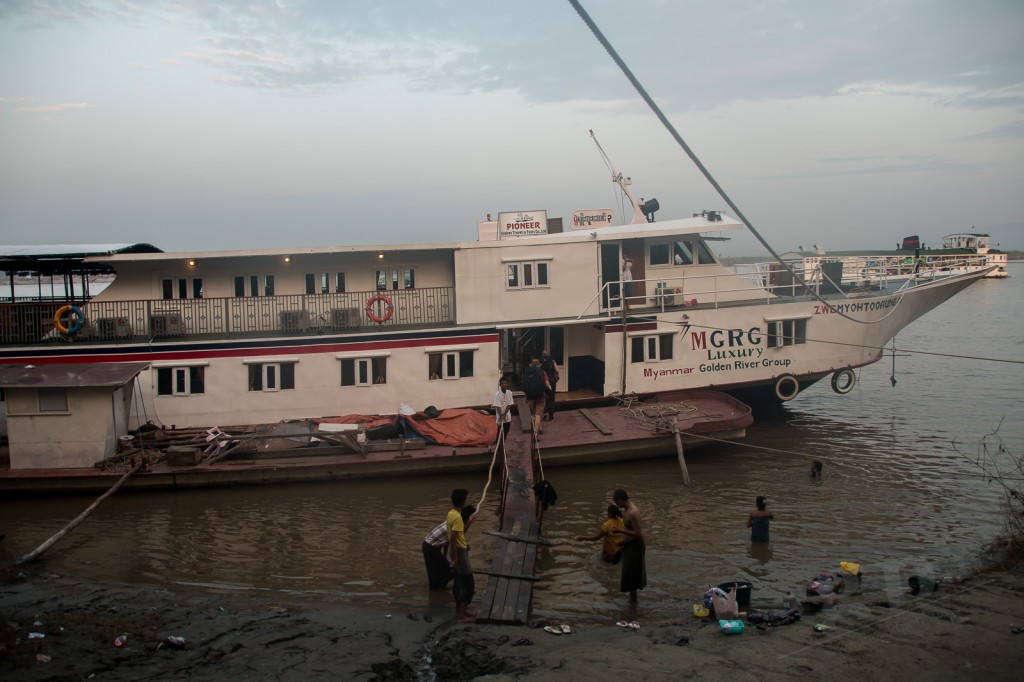 Mit dem Schiff von Mandalay nach Bagan